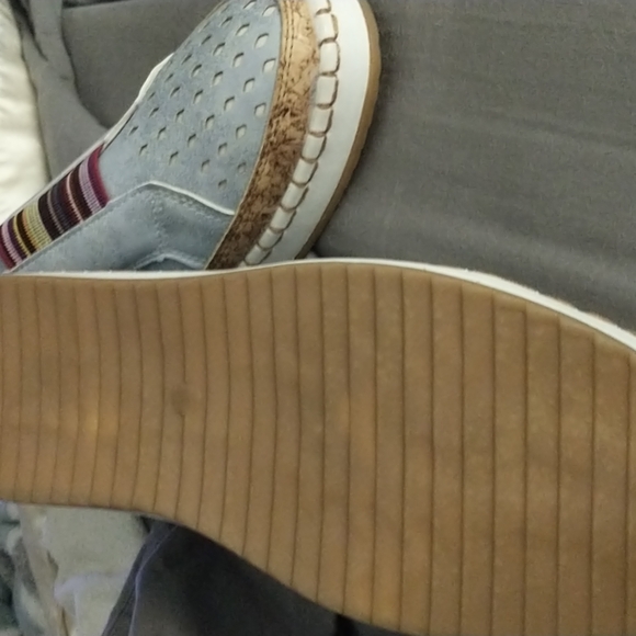 Slip on shoes - Picture 2 of 4